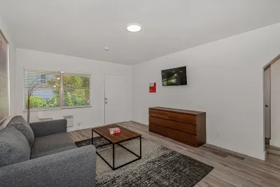 Sunset Garden Pompano